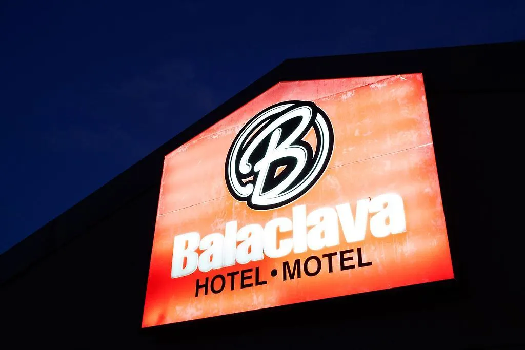 Nightcap At Balaclava Hotel Cairns 4*,