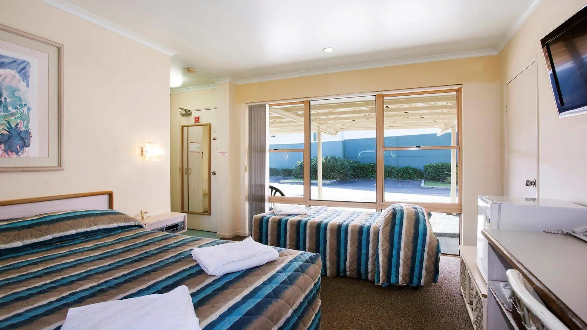 Nightcap At Balaclava Hotel Cairns
